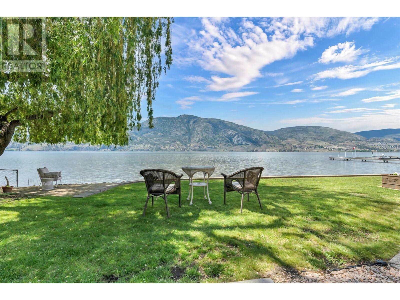 Property Photo: 4597 Lakeside Road BC V2A 8W4