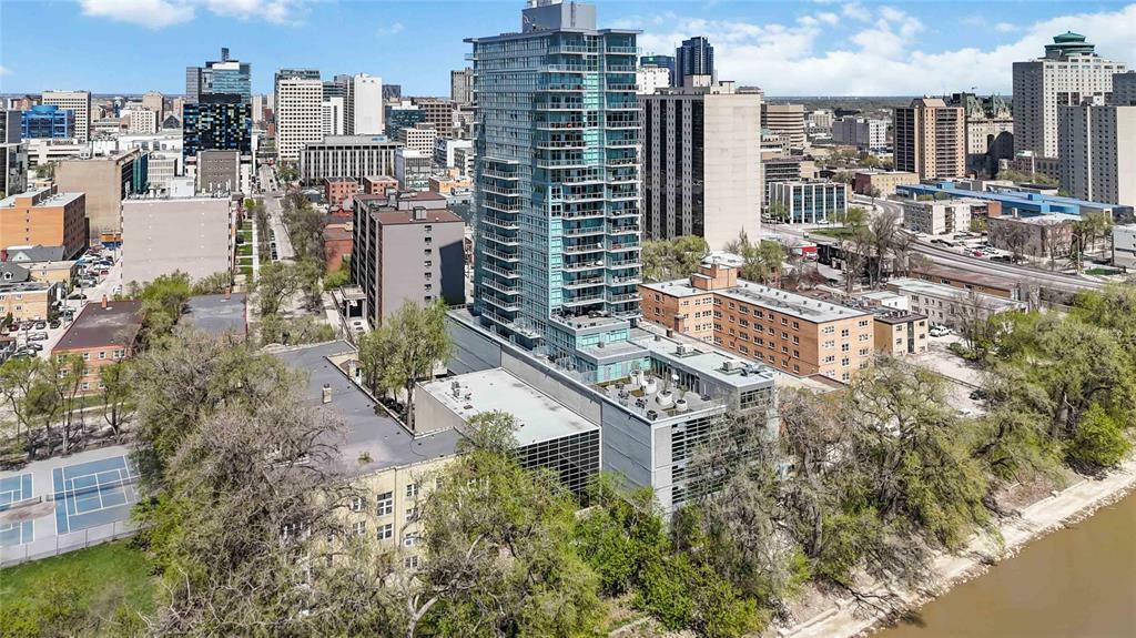Property Photo: 390 Assiniboine Avenue MB R3C 0V2