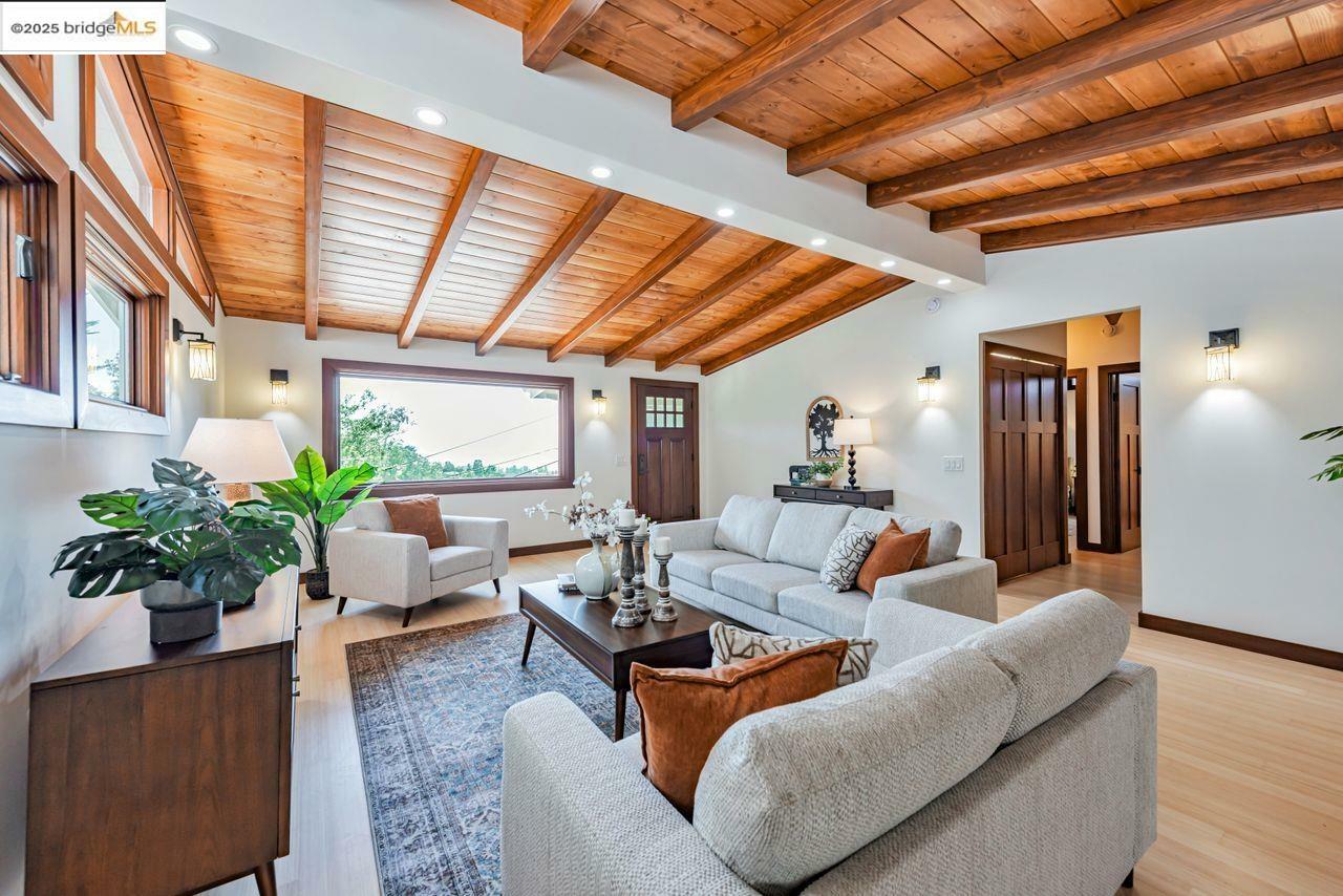 Property Photo: 6815 Paso Robles Dr CA 94611