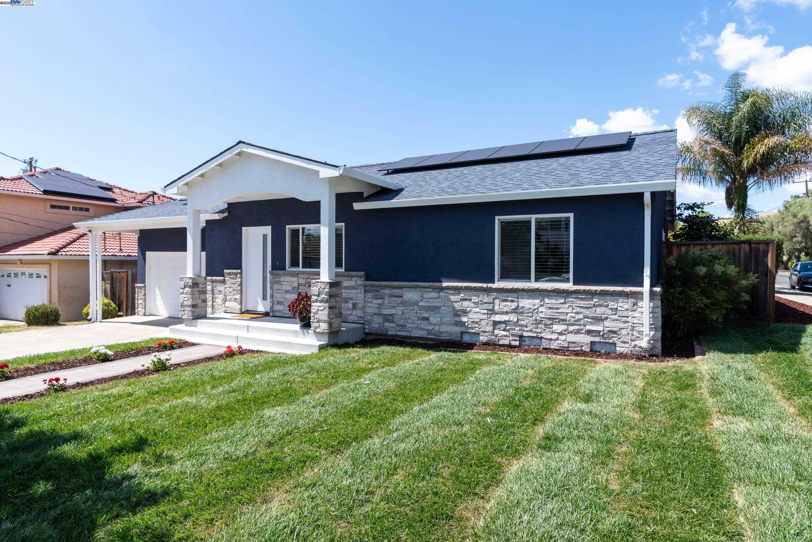 Property Photo: 401 Emerson St CA 94539