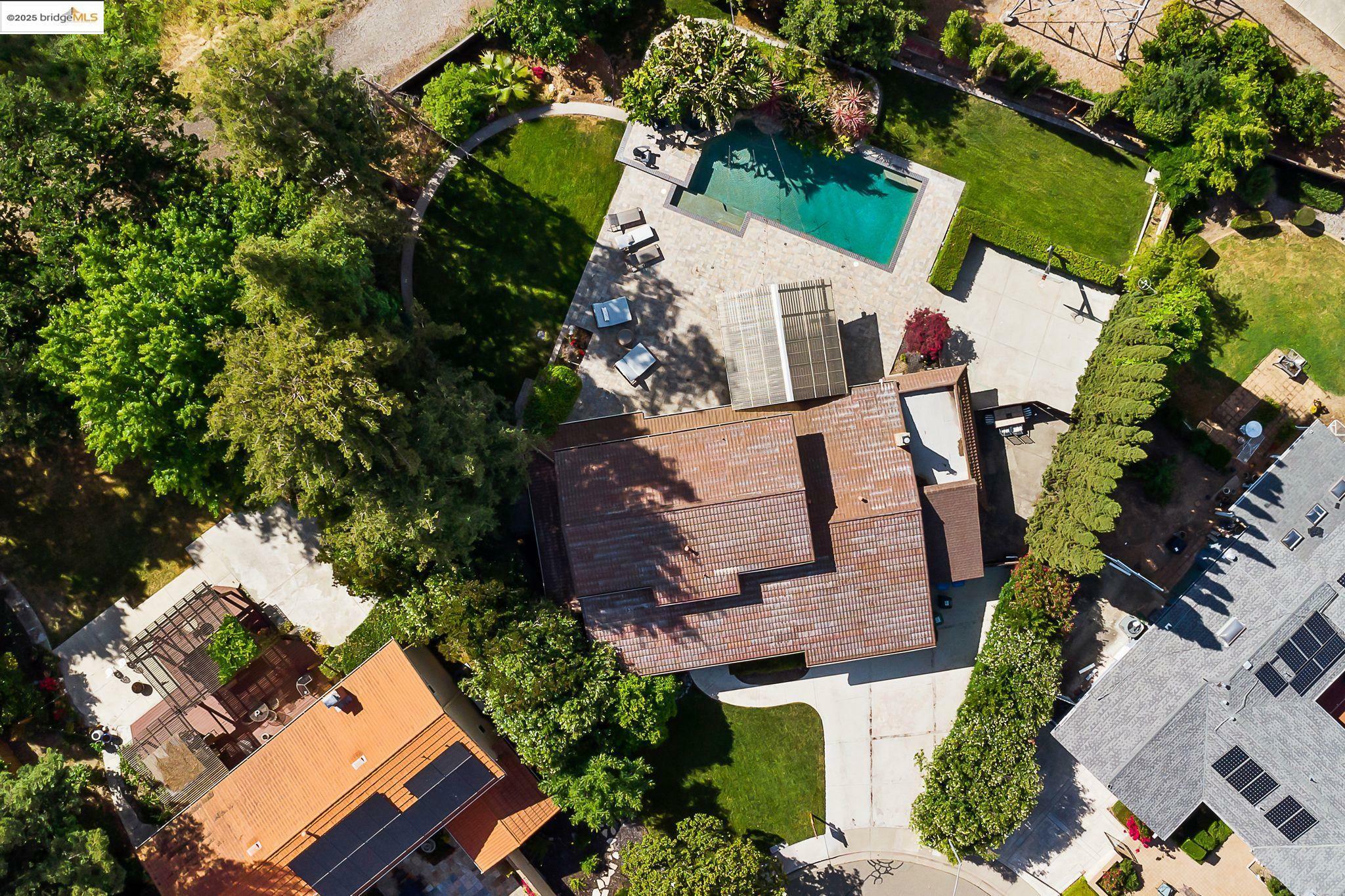 Property Photo:  275 La Quinta Ct  CA 94598 