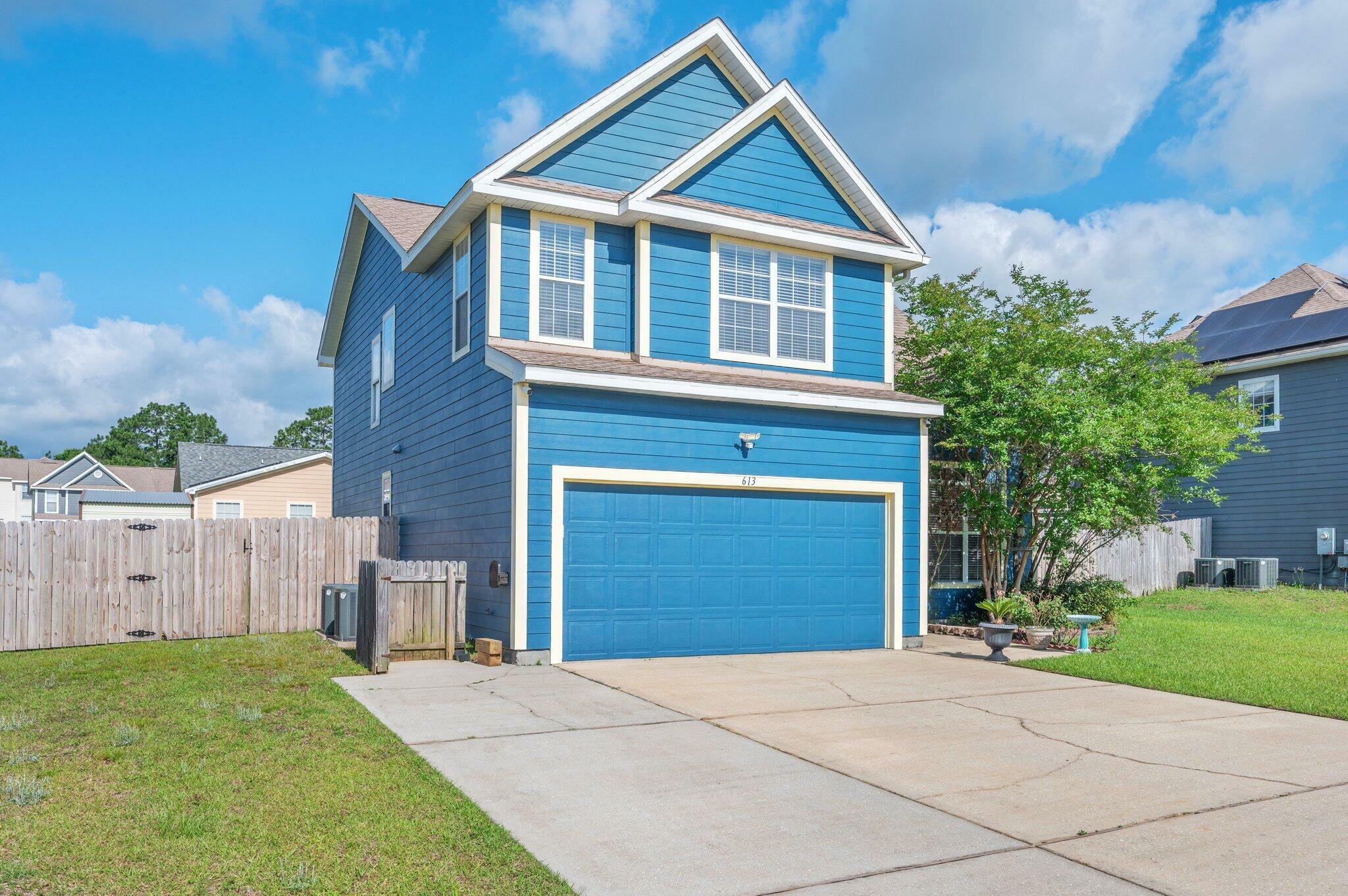 Property Photo: 613 Prairie Street FL 32536