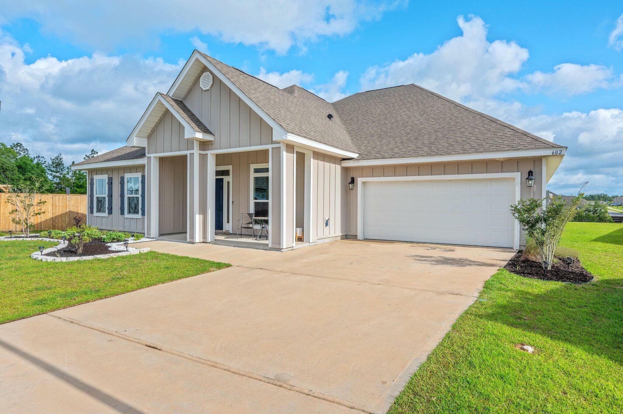 Property Photo: 602 Champ Trail FL 32539