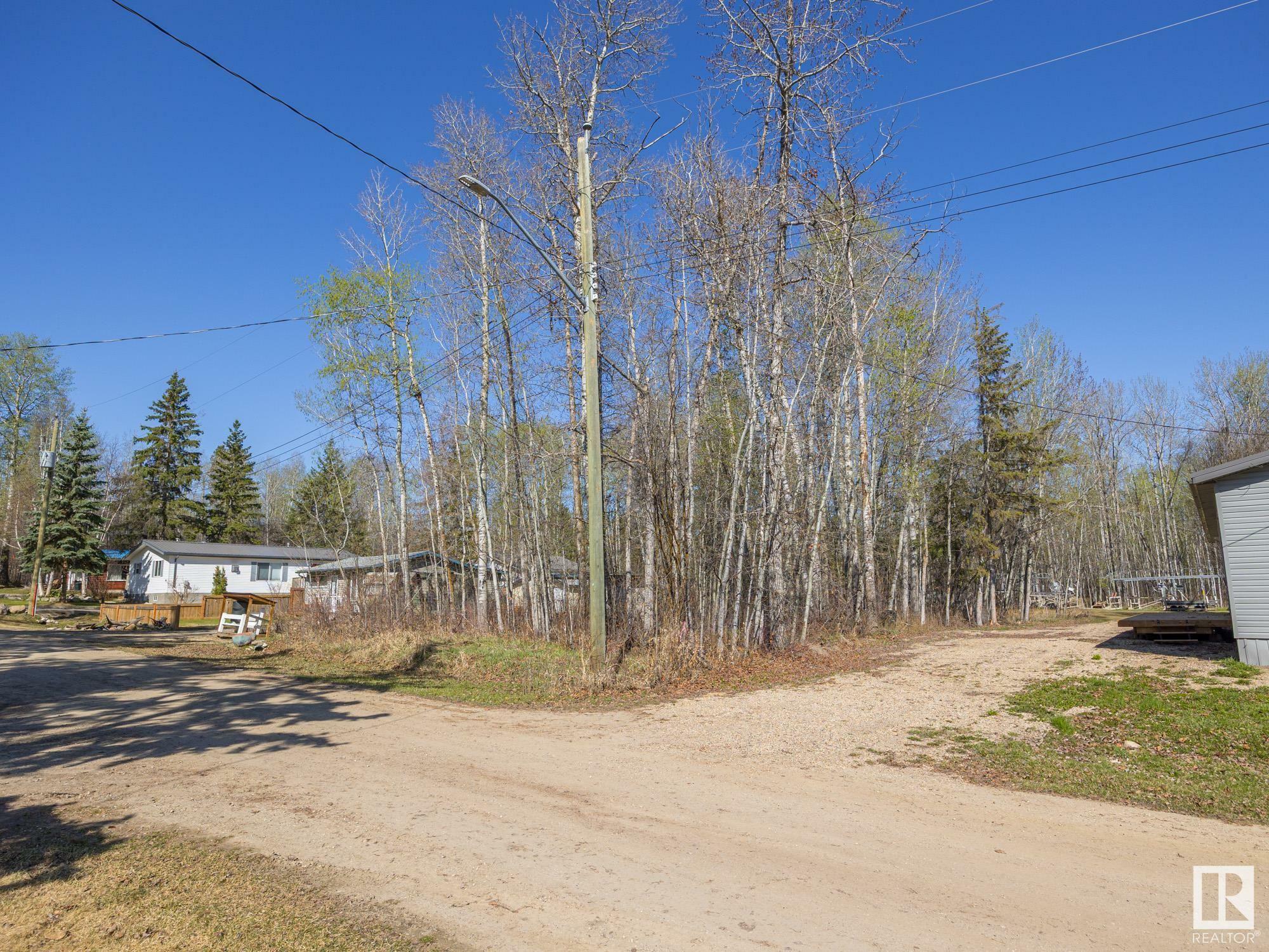 Property Photo:  304 3rd Street  AB T0E 0A0 