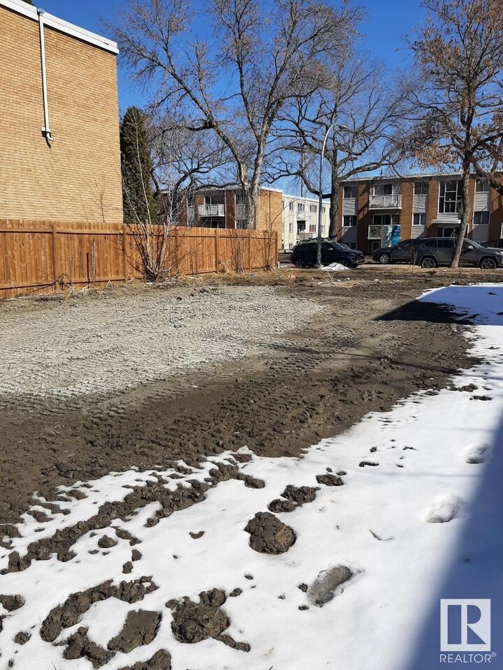Property Photo:  10618 115 Street NW 1  AB T5H 3K8 