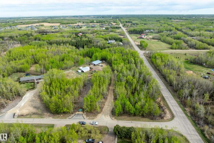 Photo de la propriété:  Lot 4C 50450 Range Road 233  AB T4X 0L4 
