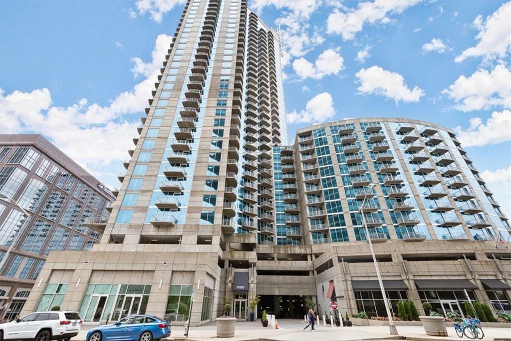 Property Photo: 400 W Peachtree Street NW 3611 GA 30308