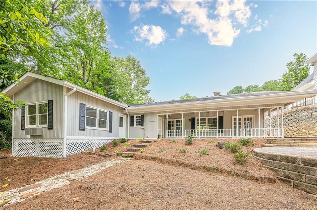Property Photo: 2555 Chattahoochee Lane GA 30041