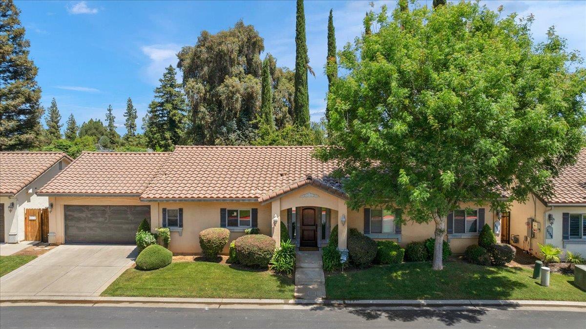 Property Photo: 6458 N Warren Avenue CA 93711
