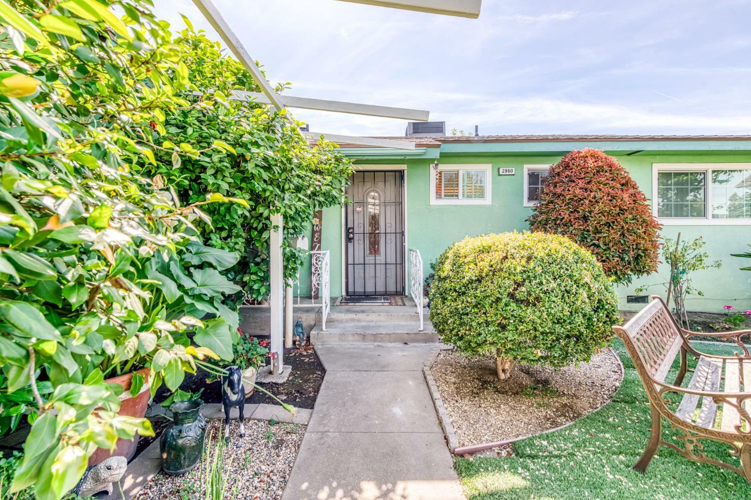 Property Photo: 2860 Fine Avenue CA 93612