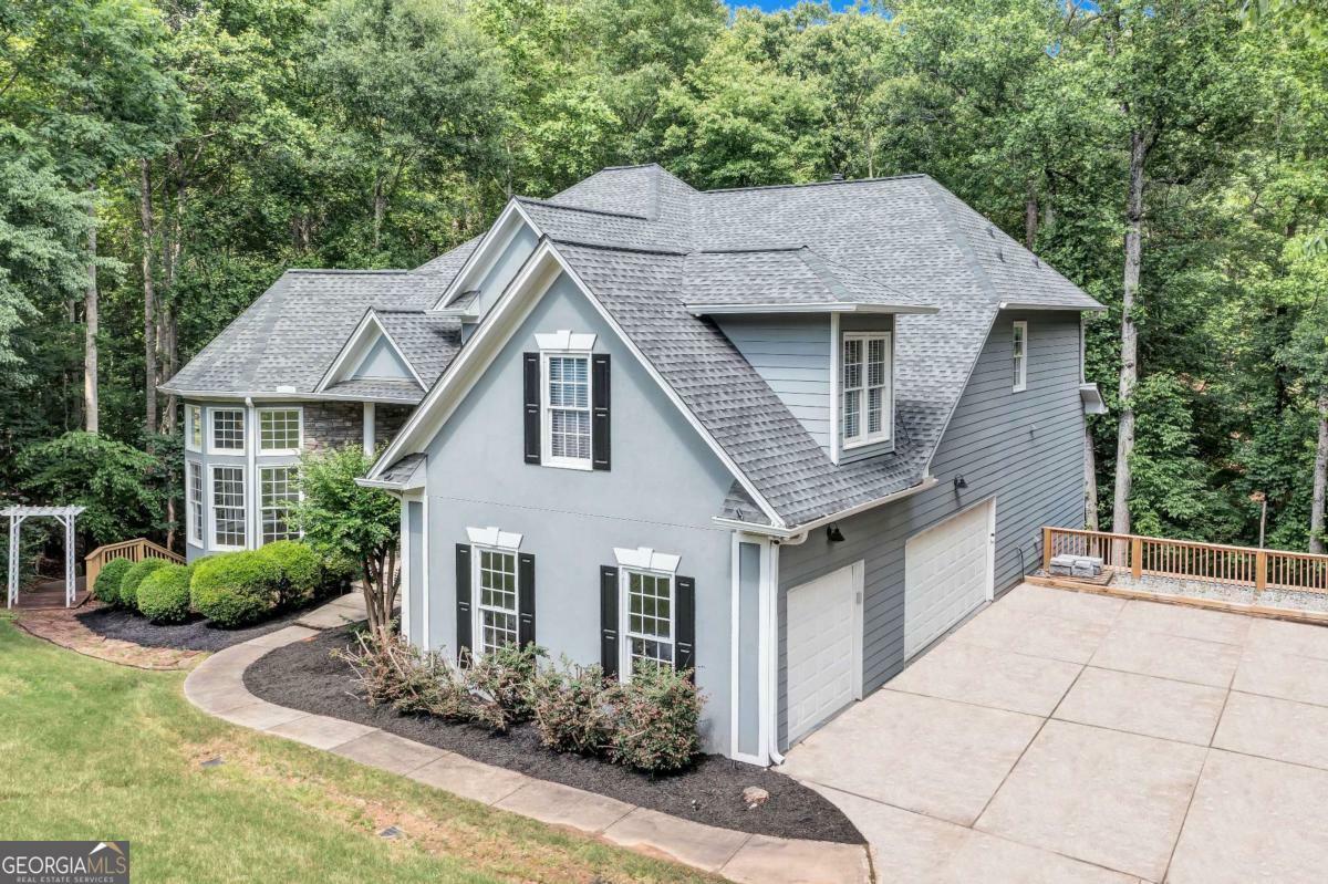 Property Photo: 3860 Overlake Drive GA 30041