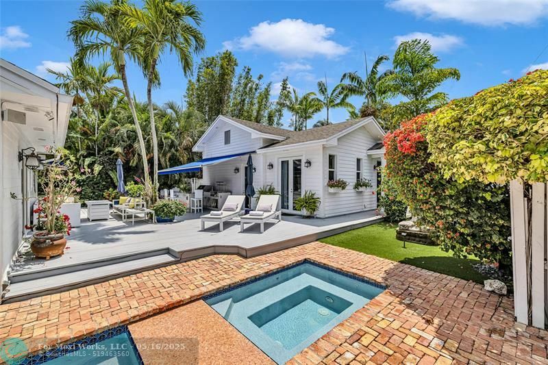 Property Photo: 315 NE 14th Ave FL 33301
