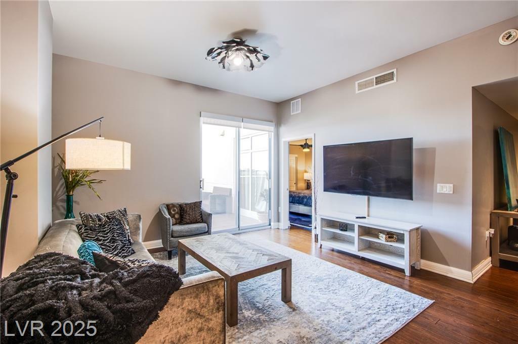 Property Photo: 150 Las Vegas Boulevard 807 NV 89101