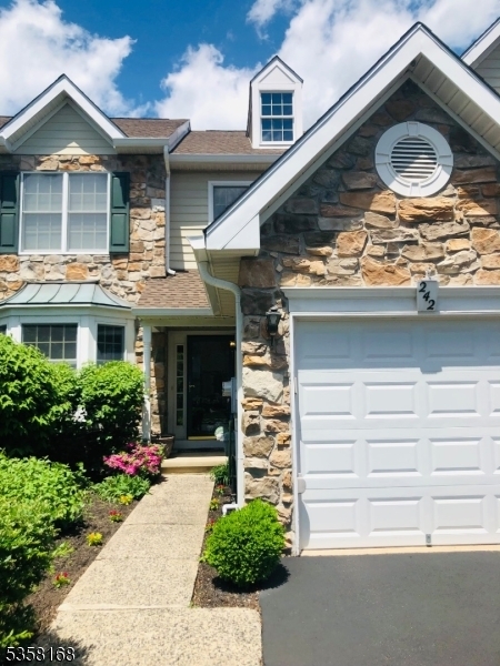 242 Patriot Hill Dr  Bernards Twp. NJ 07920 photo