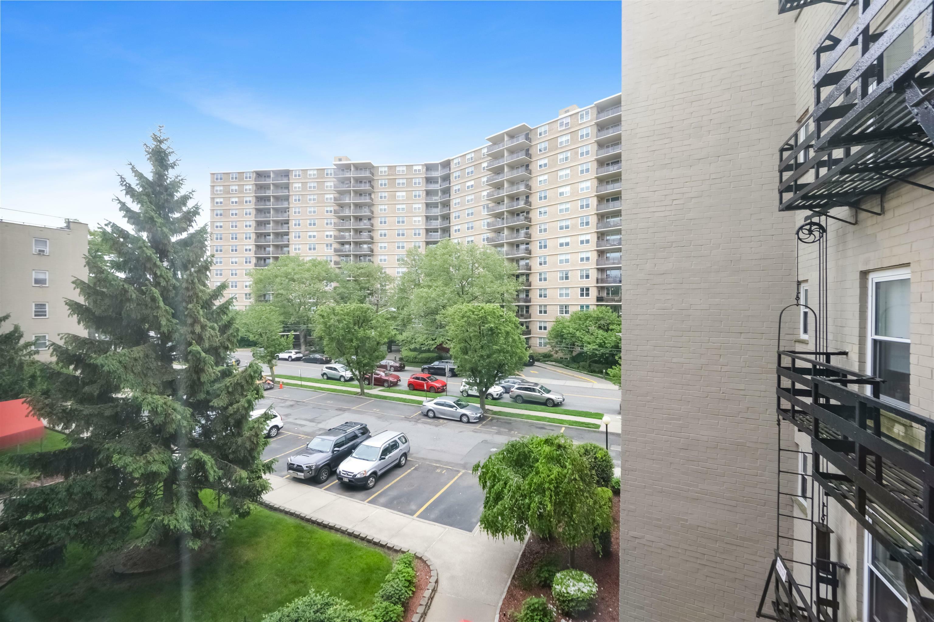 2195 Central Rd 3H  Fort Lee NJ 07024-0000 photo