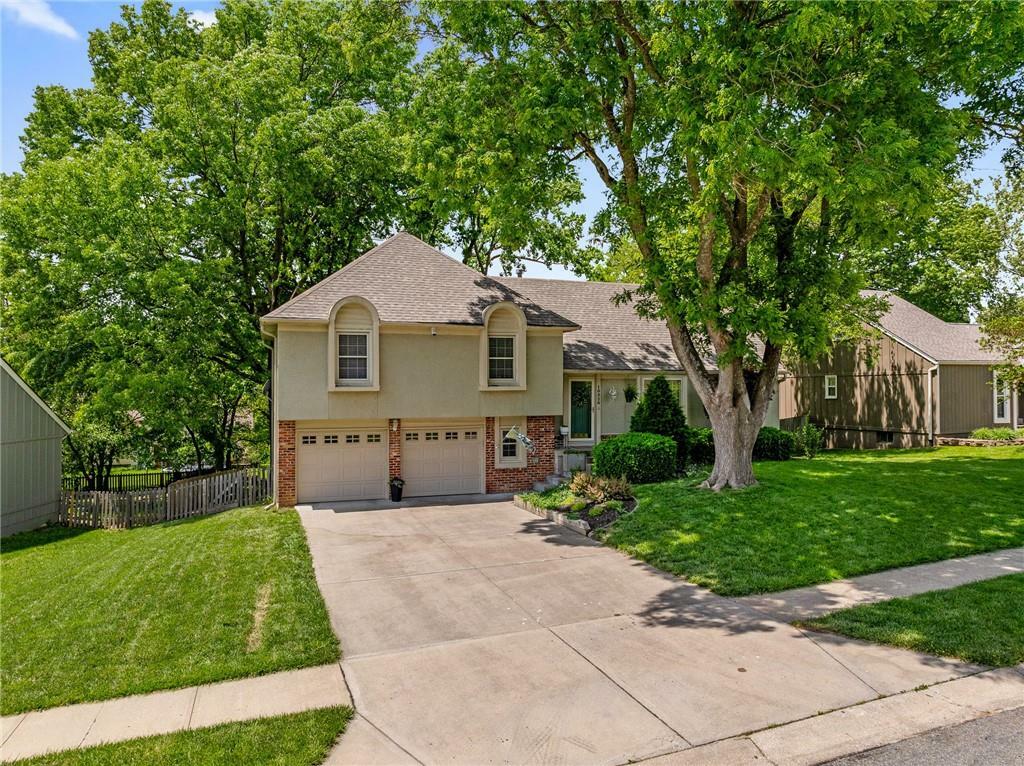 Property Photo:  10326 Westgate Street  KS 66215 