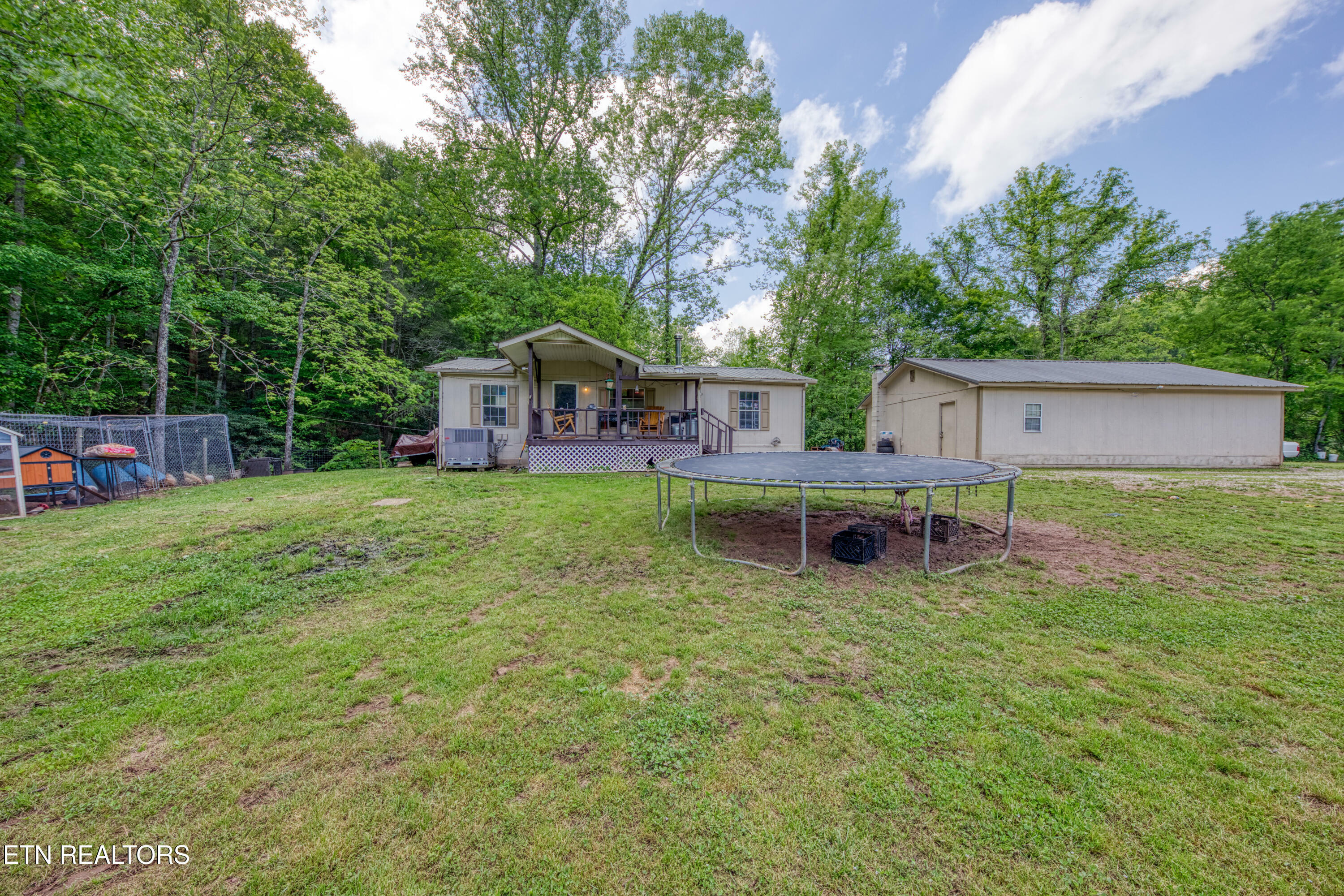 Property Photo: 2561 Fairview Rd TN 37354