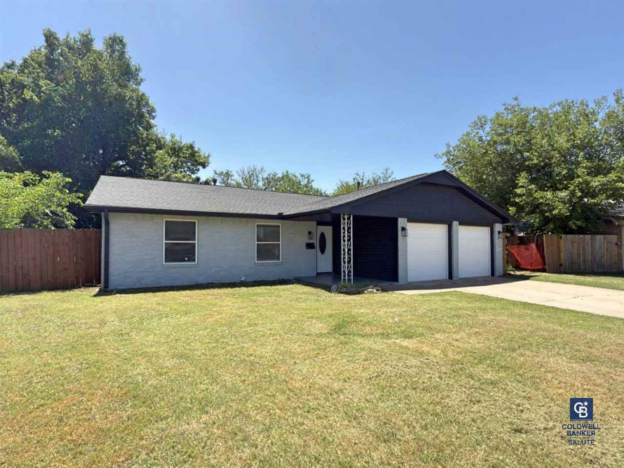 Property Photo: 5414 NW Cottonwood Dr OK 73505