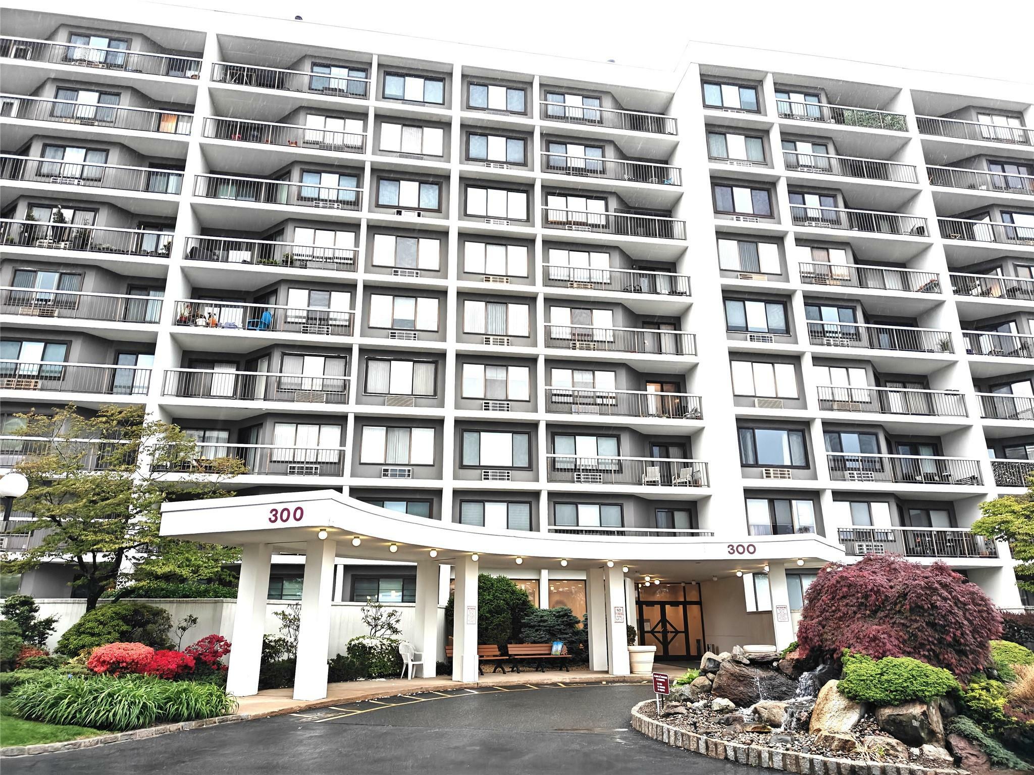 Property Photo: 300 High Point Drive 514 NY 10530