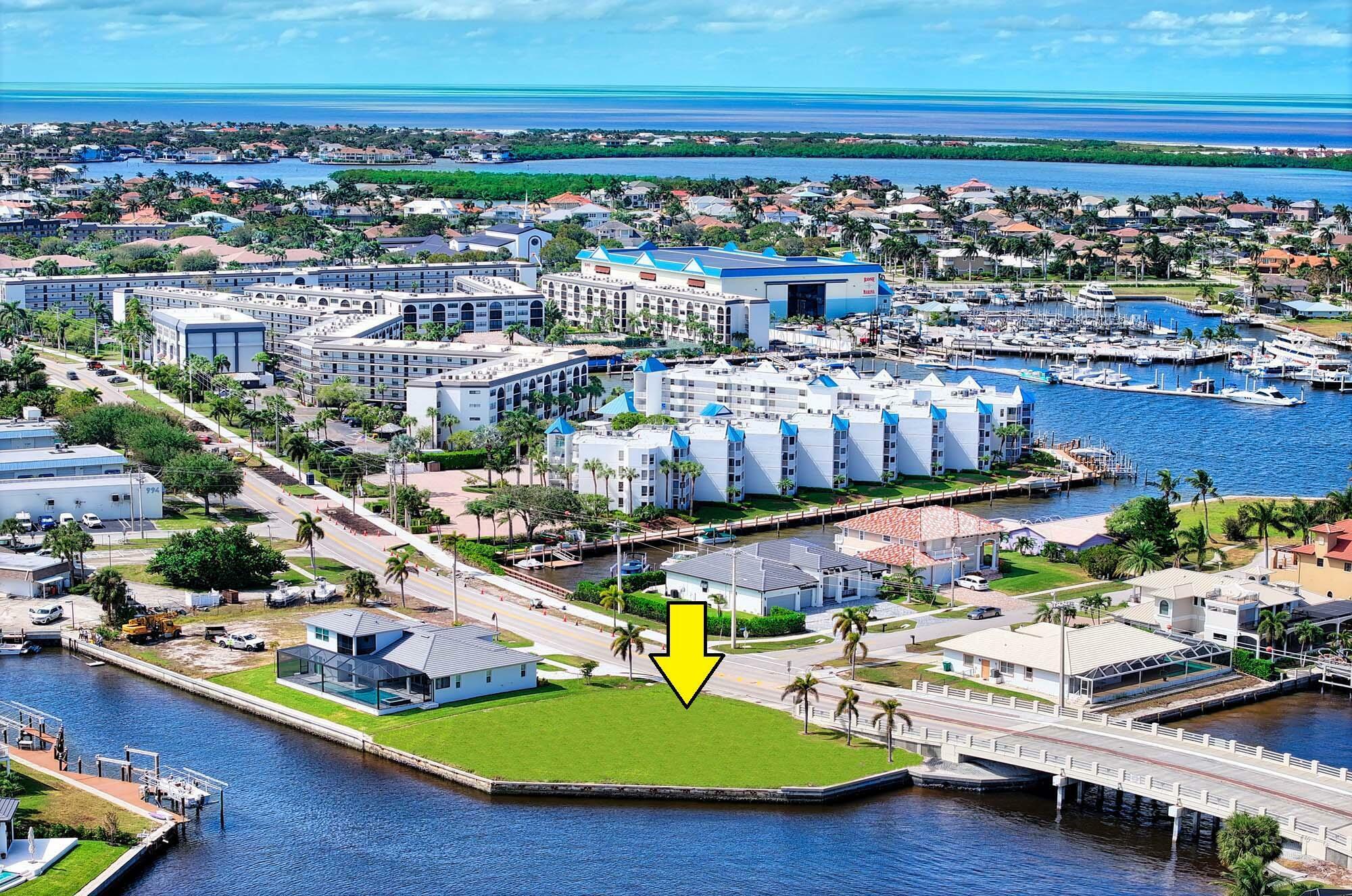 Property Photo: 976 N Barfield Drive FL 34145