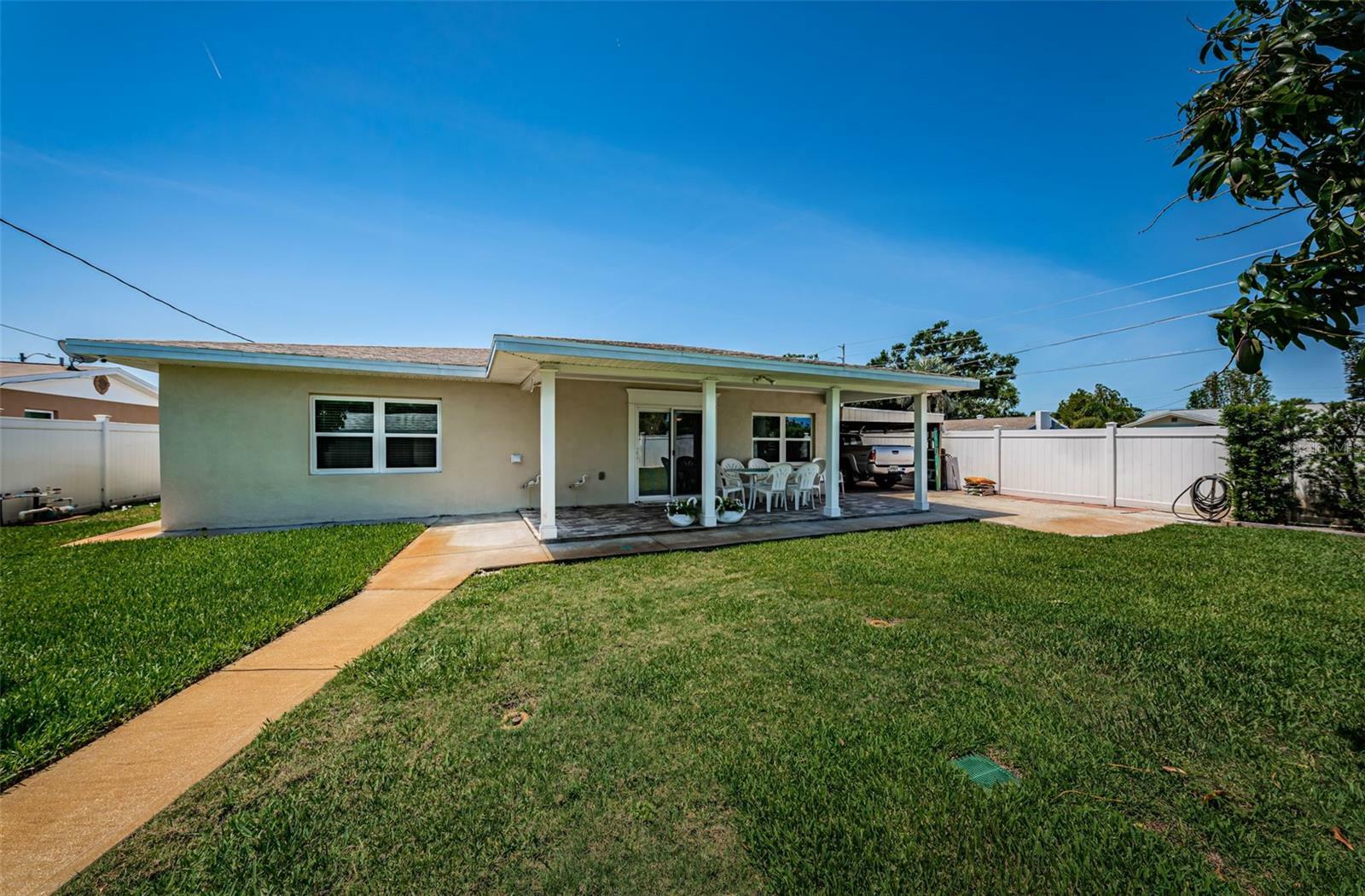Property Photo: 5785 15th Avenue N FL 33710