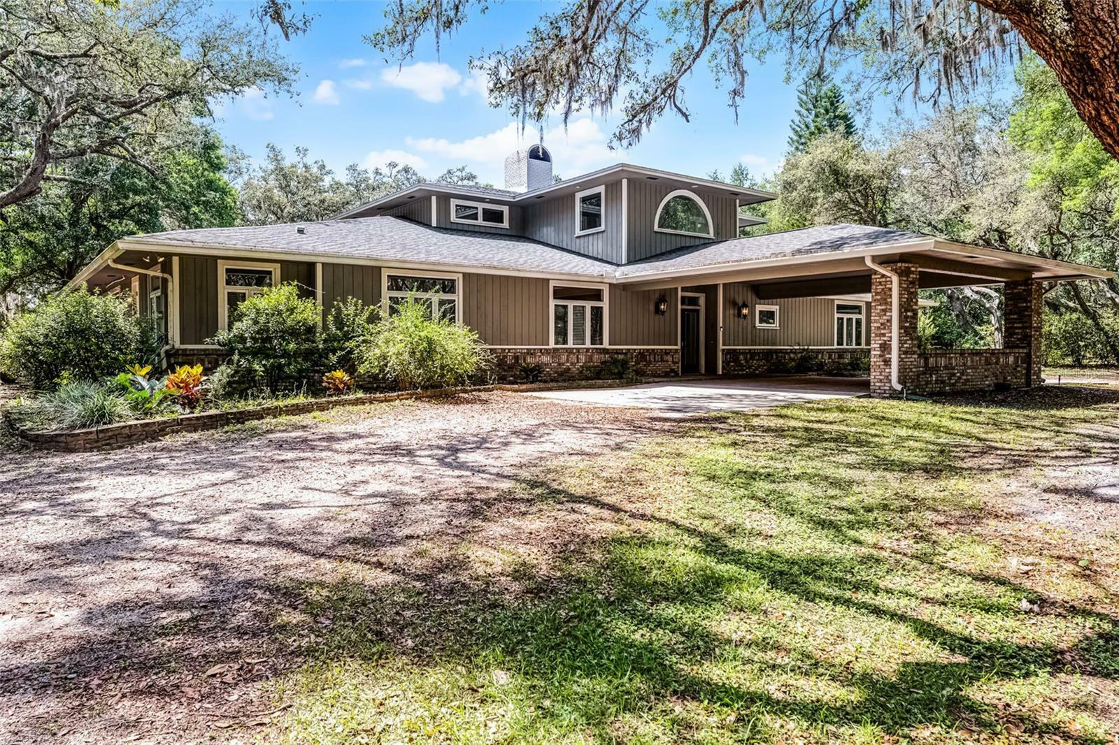Property Photo: 5655 Oak Hollow Lane FL 32765