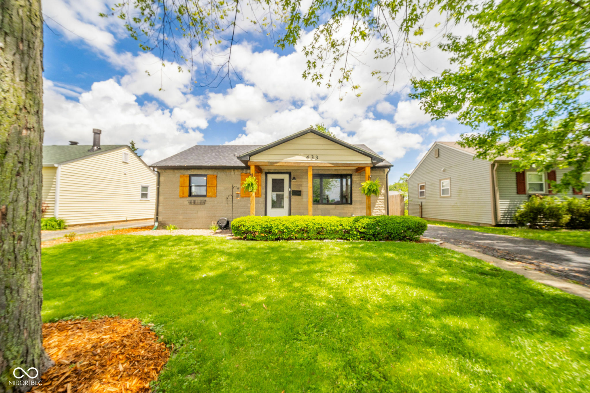 Property Photo:  433 N 15th Avenue  IN 46107 