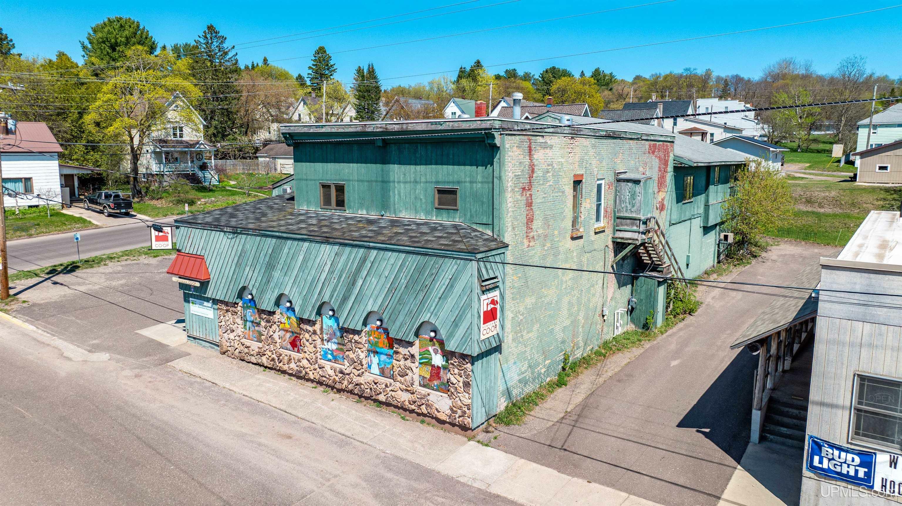 Property Photo: 1035 Ethel Avenue MI 49930