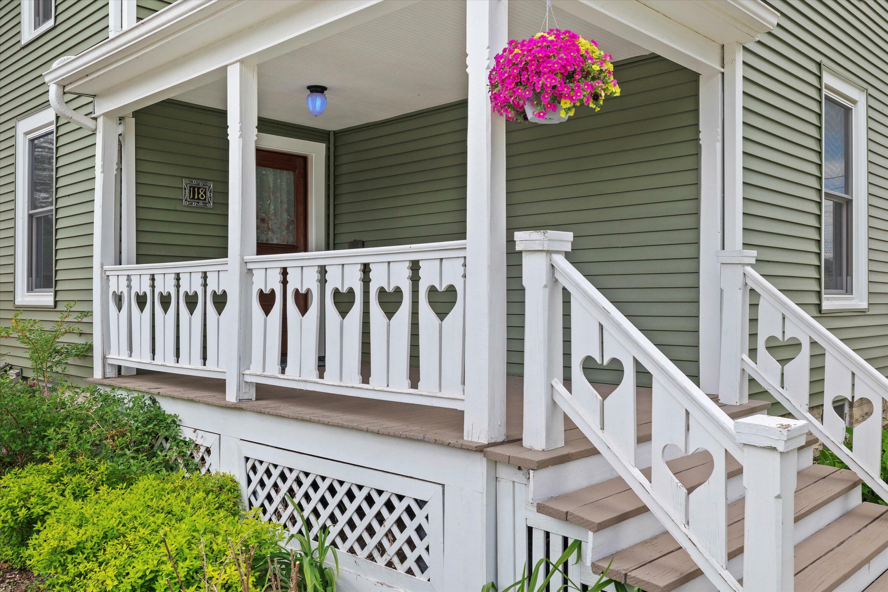 Property Photo: 118 Tenny Ave WI 53186