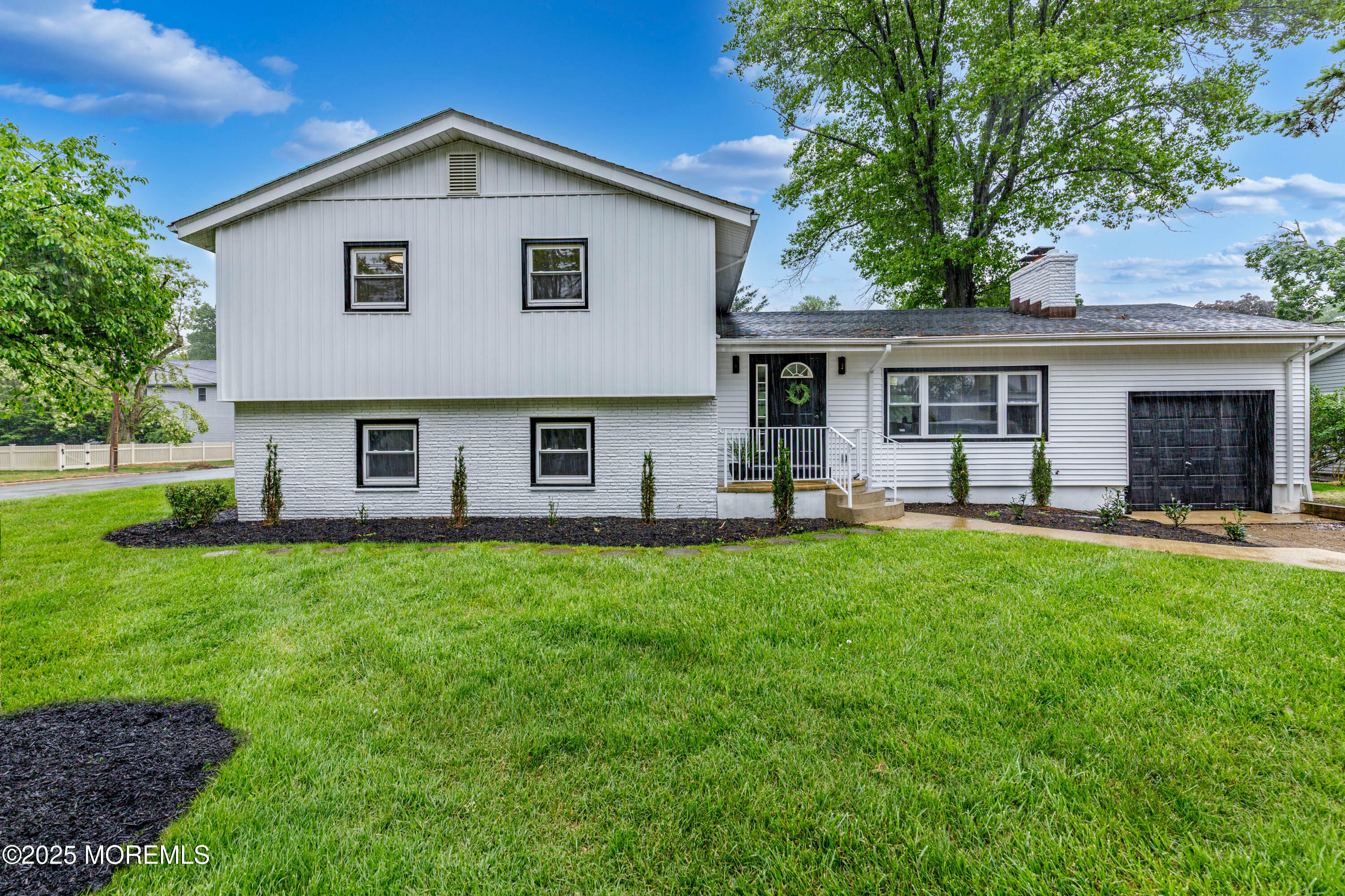 608 Carol Avenue  Oakhurst NJ 07755 photo