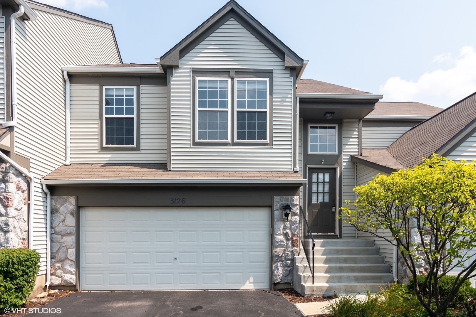 Property Photo: 3126 Ollerton Avenue IL 60502