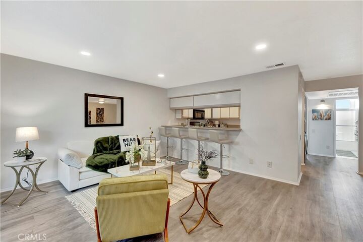 Property Photo:  3605 E Anaheim Street 316  CA 90804 