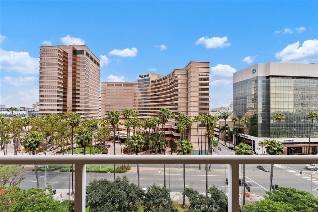 Property Photo:  388 E E. Ocean #811  CA 90802 