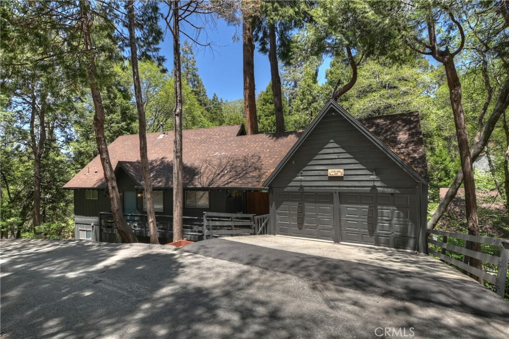 Property Photo: 309 Golden Lane CA 92352