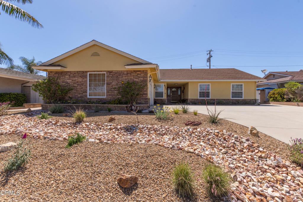 Property Photo: 611 Montgomery Avenue CA 93004