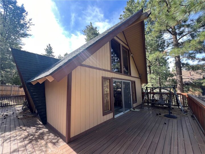 Property Photo:  1136 Eagle Mountain Drive  CA 92314 
