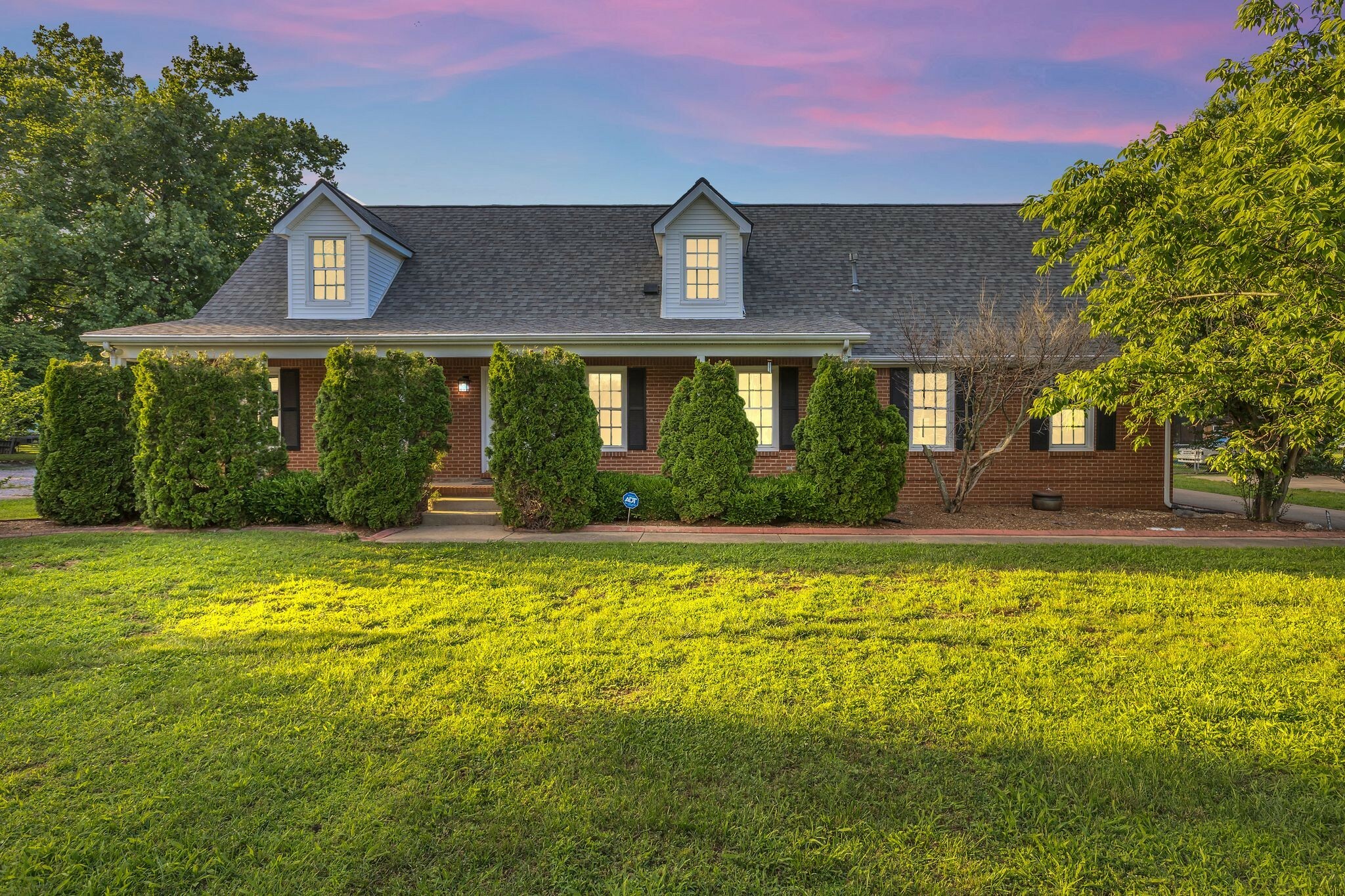 Property Photo: 1186 Peebles Dr TN 37167