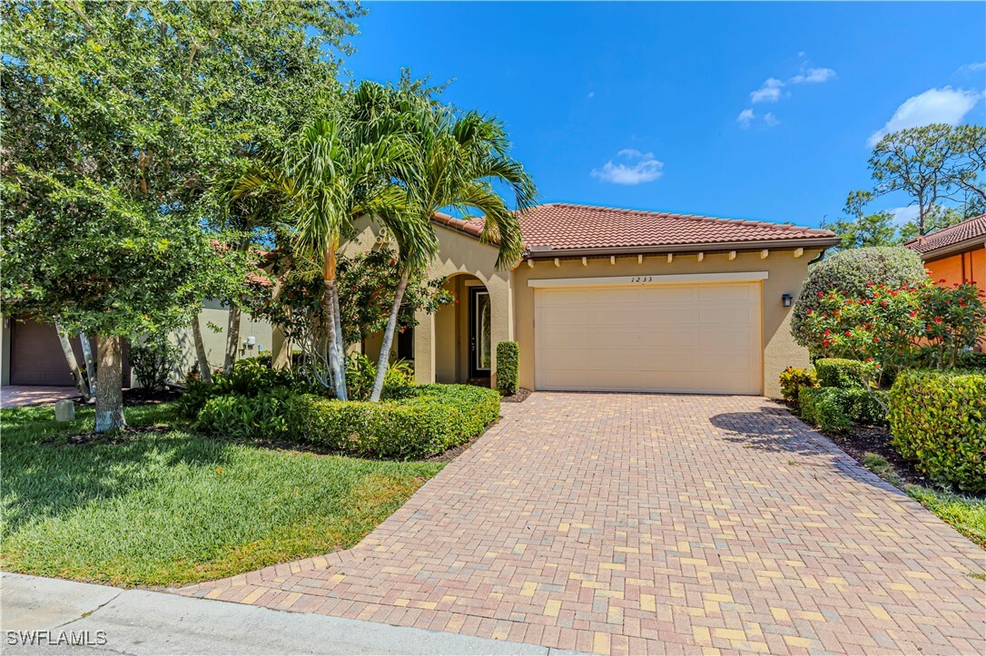 Property Photo: 1233 Manado Drive FL 34113