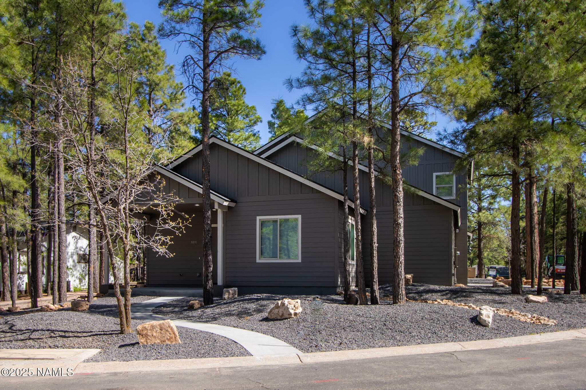 Property Photo:  5091 E Seminole Drive  AZ 86004 