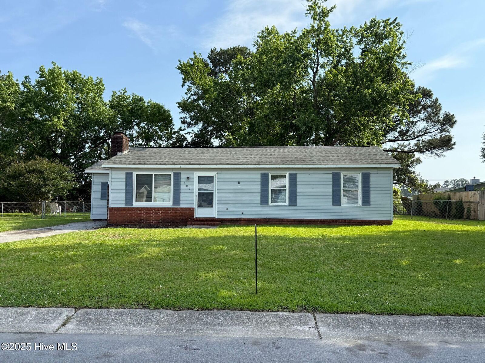 Property Photo:  105 Pecan Lane  NC 28546 