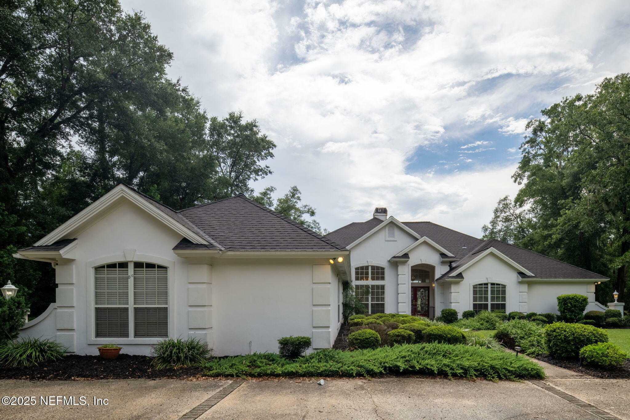 Property Photo: 1935 Colonial Drive FL 32043