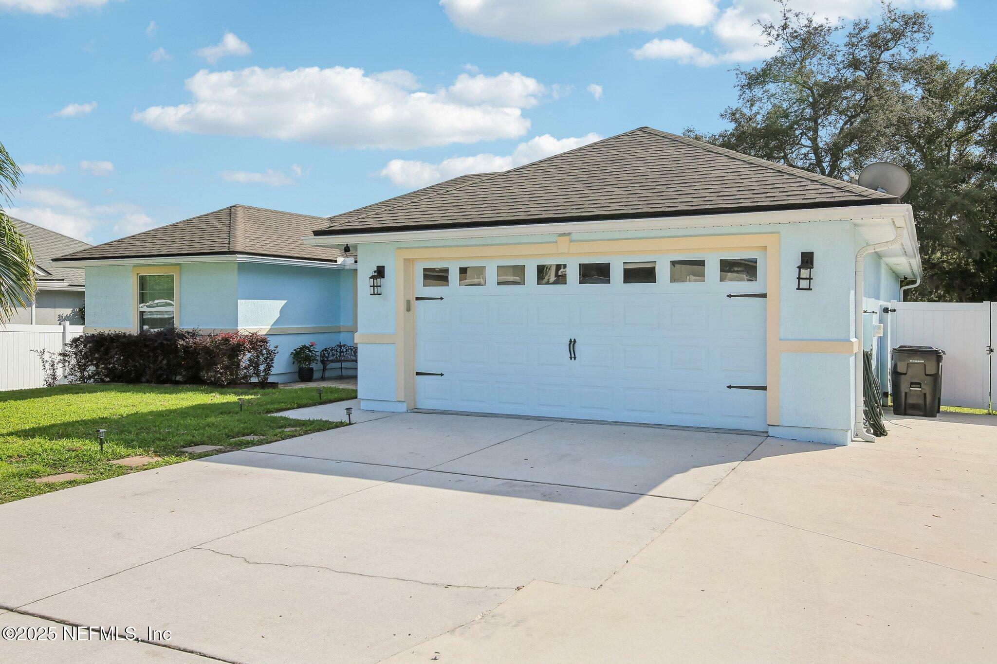 Property Photo: 3228 Deer Creek Drive FL 32068