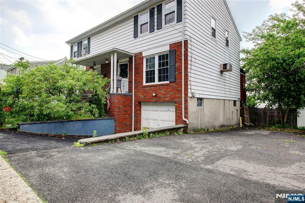 Property Photo:  76 Marcellus Avenue  NJ 07424 