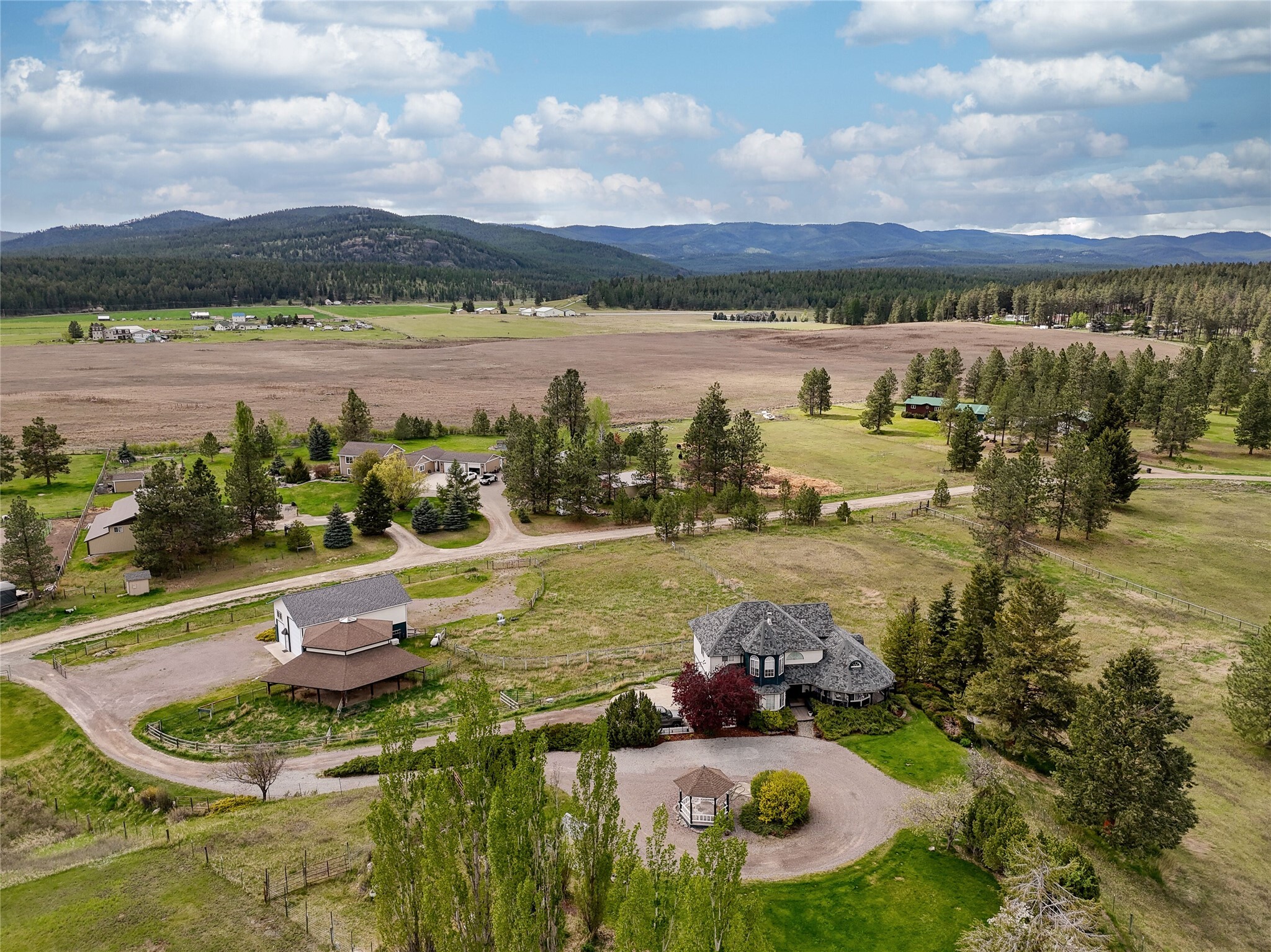 Property Photo: 527 Grande Vista Drive MT 59901