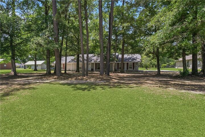 Property Photo:  41357 Countryside Lane  LA 70403 