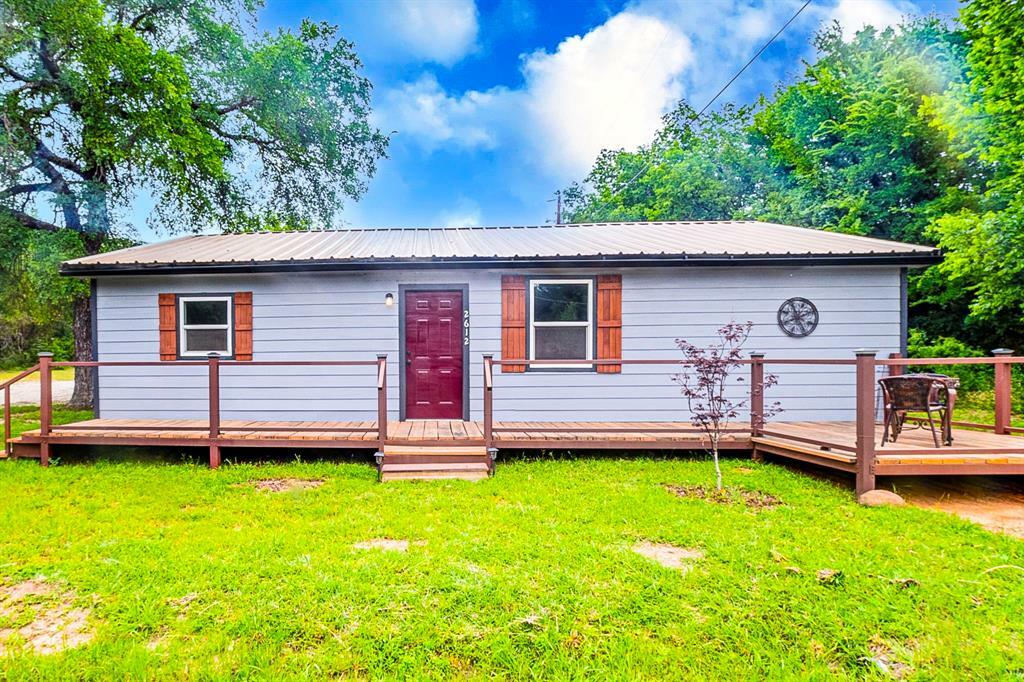 Property Photo: 2612 S Oak Trail TX 76048