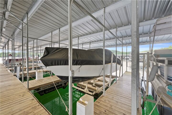 Property Photo: 21432 Lakeview Drive AR 72732