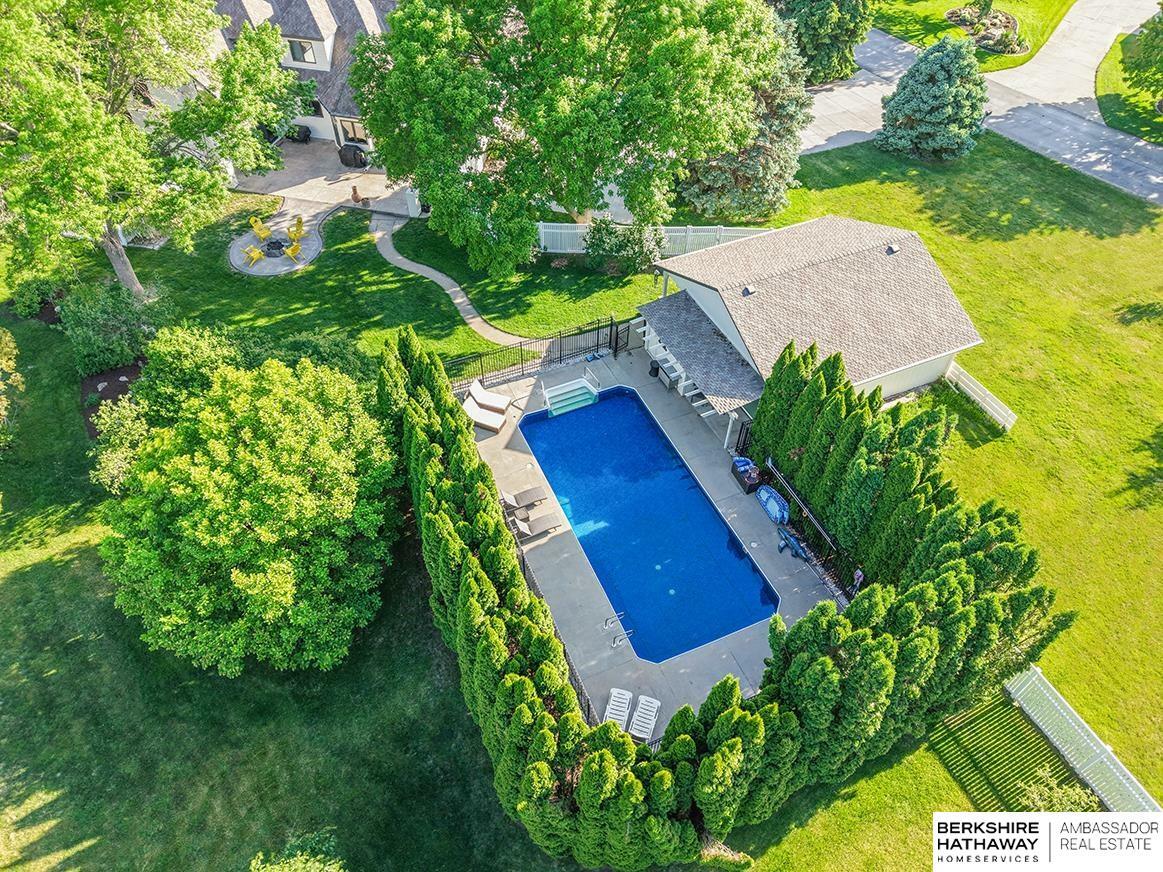 Property Photo: 22224 Homestead Road NE 68022