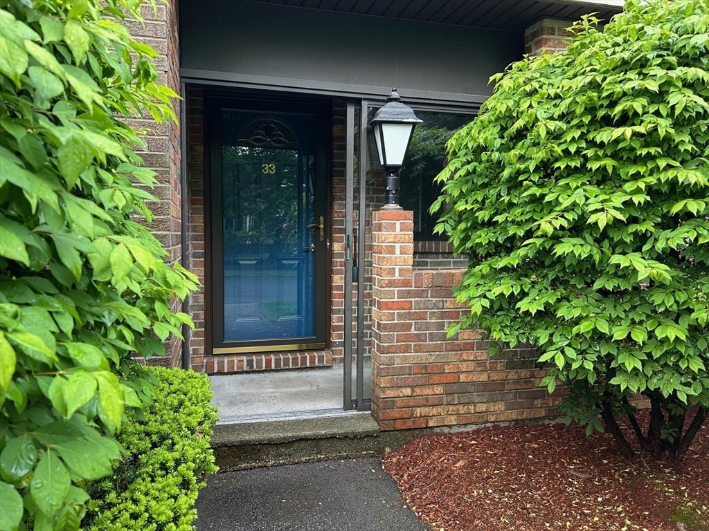 Property Photo: 33 Cobblestone Lane 33 MA 01606