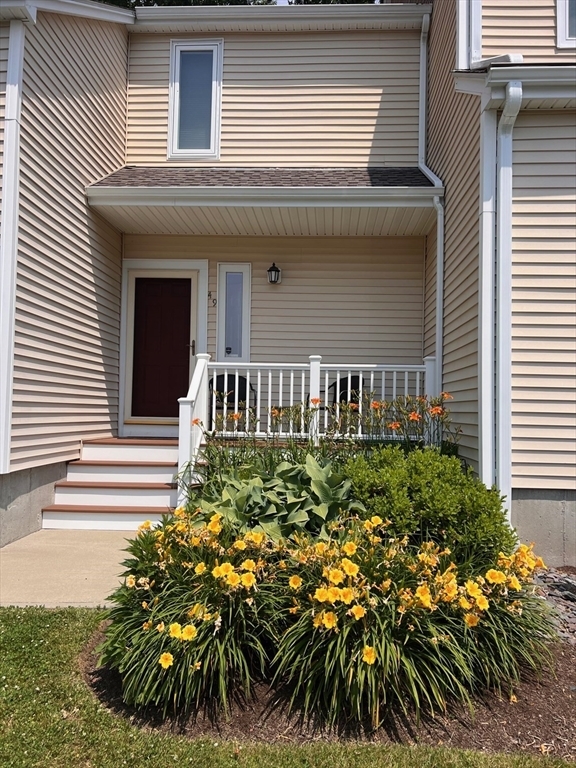 Property Photo: 49 Gaslight Ln 49 MA 02356